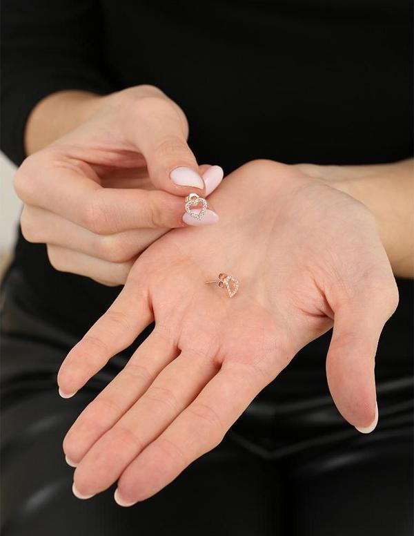 Beyaz Zirkon Taşlı Kalp Tasarım Rose Renk 925 Ayar Gümüş Kadın Küpe - Image 1