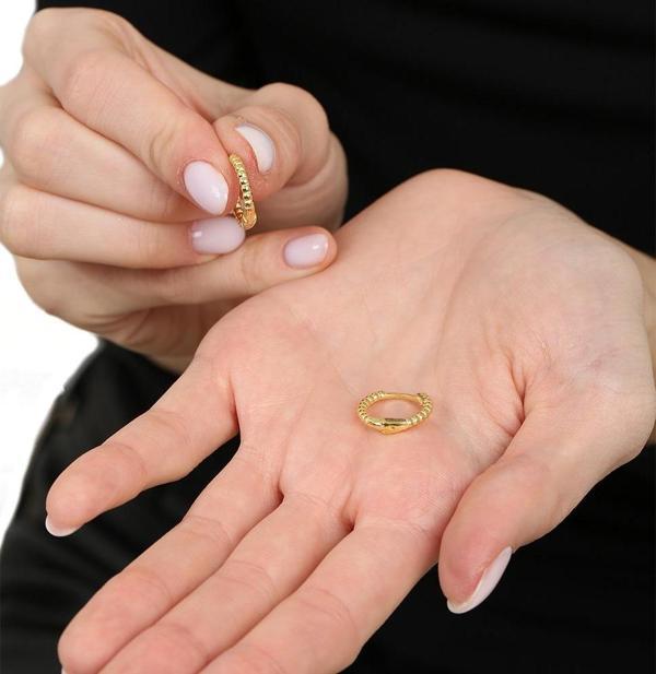 Popcorn Tasarım Gold Renk Tam Tur 925 Ayar Gümüş Kadın Küpe - Image 1