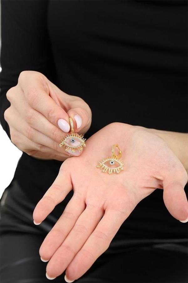 Beyaz Zirkon Taşlı Göz Tasarım Gold Renk 925 Ayar Gümüş Kadın Küpe - Image 1