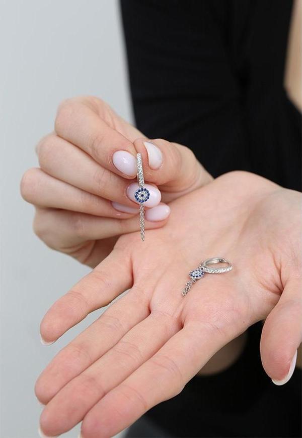 Mavi-Beyaz Zirkon Taşlı Çiçek Model Silver Renk 925 Ayar Gümüş Sallantılı Kadın Küpe - Image 1