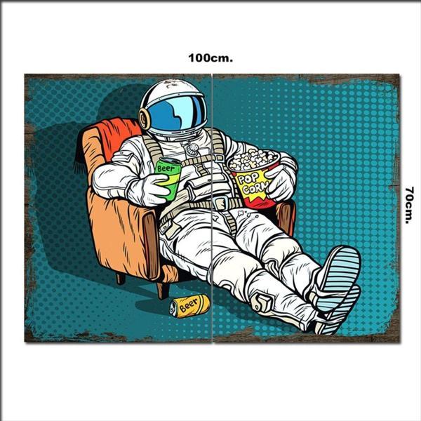Bedeko Ahşap Tablo Astronot Ve Film Keyfi 70*100Cm - Image 1