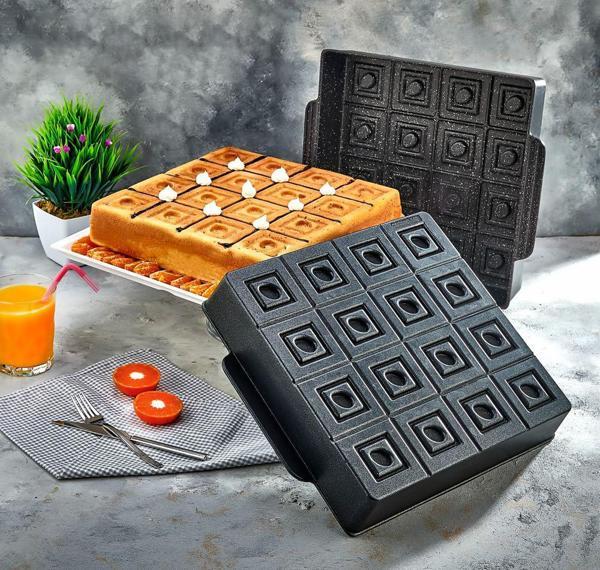 Kahramanlar Karen Black Titanyum Kek Kalıbı - 30x30 Cm - Image 1