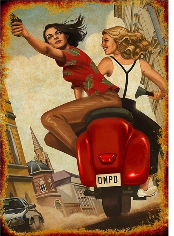 Bedeko Vespa Motor Ve Kadınlar Desenli Ahşap Tablo - Image 1