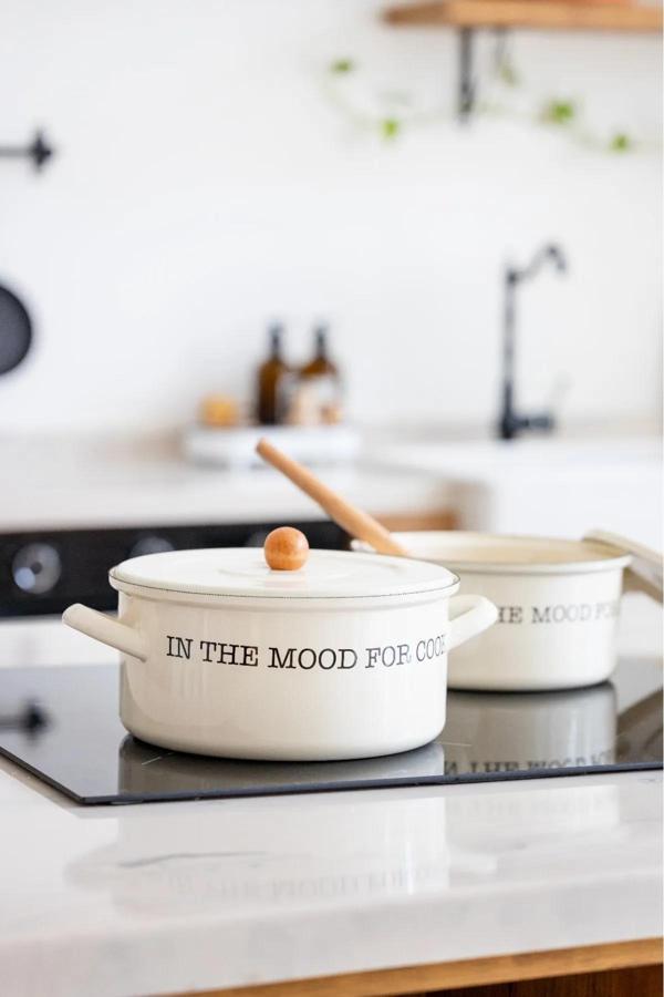 Mien Tırtıklı Düz Kısa Tencere Fil Dişi 20 Cm Emy1007b  - Image 1