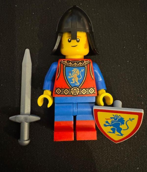 Orjinal Lego Minifigür Knight - Image 1