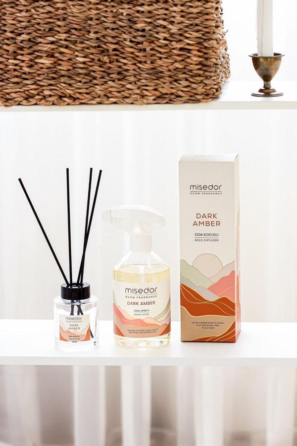 Misedor 2 Li Set Dark Amber Çubuklu Oda Kokusu 120 Ml & Oda Spreyi 500 Ml - Image 1