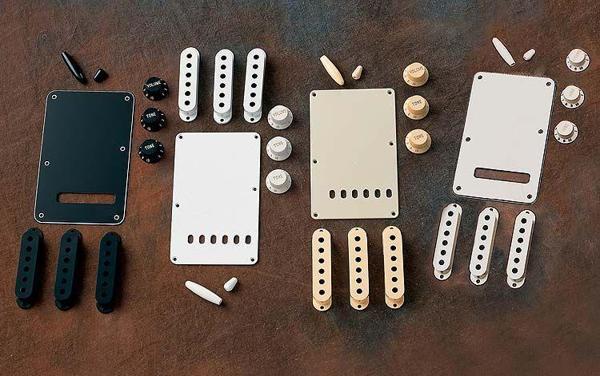 Fender Stratocaster Black Manyetik Kapağı Aksesuar Kiti - Image 1