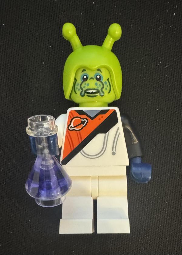 Orjinal Lego Minifigür Alien Astronaut - Image 1