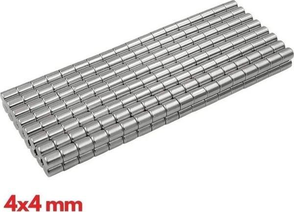 N35 4x4mm Neodyum Mıknatıs 200 Adet, Yuvarlak, Nikel Kaplamalı Kaliteli Ve Dayanıklı Ürün - Image 1