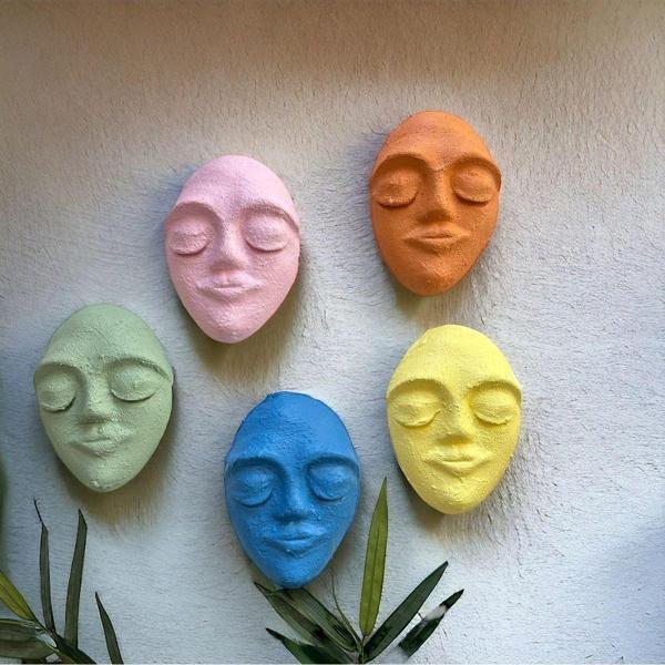 Mes Reves Design El Yapımı Duvar Maskları 5'Li Set, Canlı Renklerle Boyalı Sakin Duvar Maskeleri, Duvar Dekor Objesi - Image 1