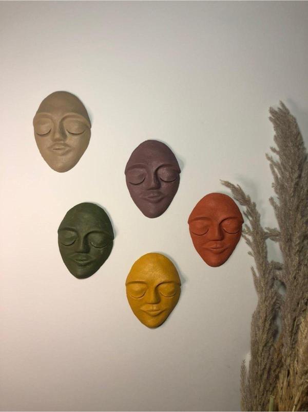 Mes Reves Design El Yapımı Duvar Maskları 5'Li Set, Canlı Renklerle Boyalı Sakin Yüz Maskeleri, Duvar Dekor Objesi - Image 1