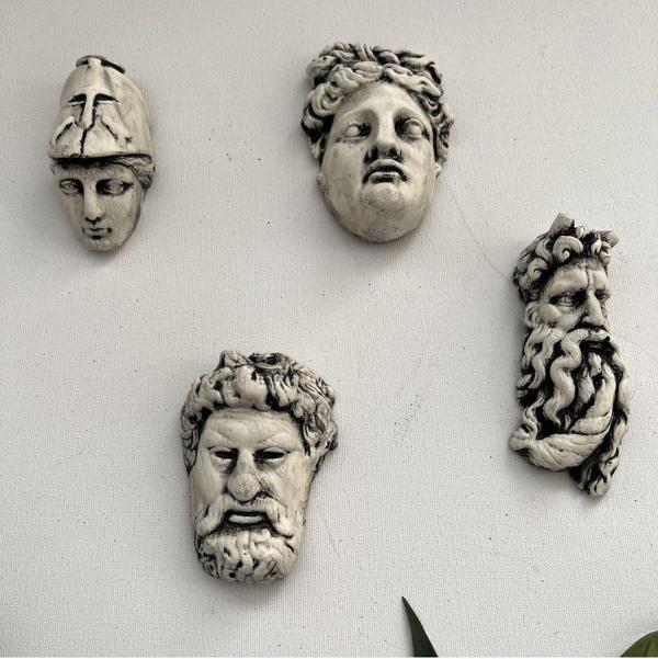 Mes Reves Design El Yapımı Minyatür Antik Yunan Tanrıları Duvar Dekorasyon Objeleri 4 Lü Set - Image 1