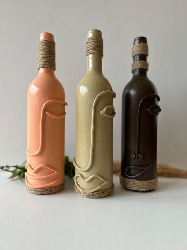 Mes Reves Design El Yapımı Soyut Yüz Tasarımı Dekoru, El Boyaması Dekoratif Şarap Şişeleri 3'Lü Set - Image 1