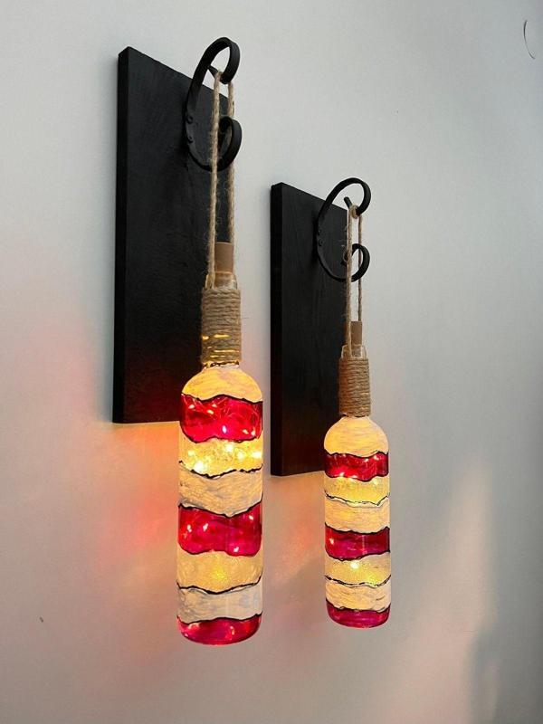 Mes Reves Design Led Işıklı Ahşap Kırmızı Renkli Vitray Cam Salon Bar Bahçe Dekoru Şarap Şişesi Duvar Aplik 2'Li Set - Image 1