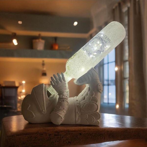 Mes Reves Design Şövalye Figürlü Şarap Şişesi Tutucu Obje Ve Aydınlatma Şişesi Masa Üzeri Aplik - Image 1