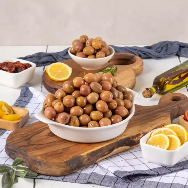 Yöre Edremit Çizik Jumbo Yeşil Zeytin (201-230 Kalibre) 2 Kg - Image 1