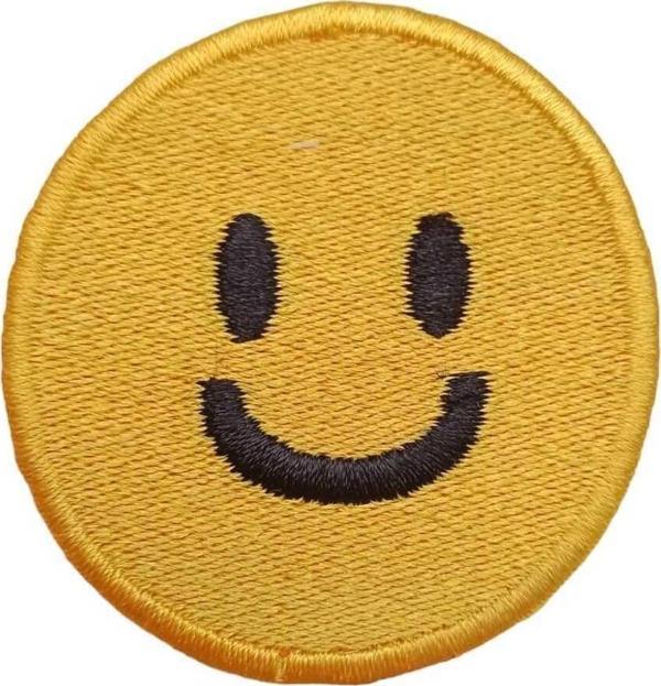 Keskin Nakış Ütü Ile Yapışan Gülen Emoji Yama Patch 5 Cm - Image 1