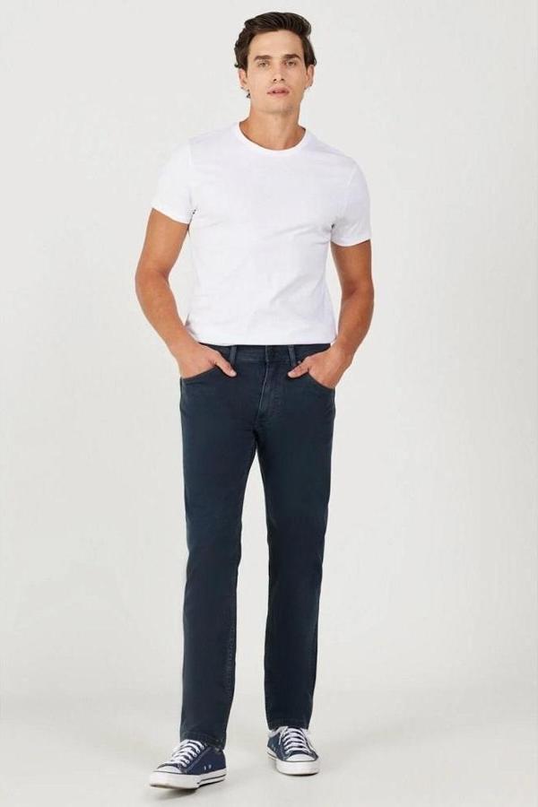 Wrangler Greensboro Straight Fit Erkek Jean Pantolon - Image 1
