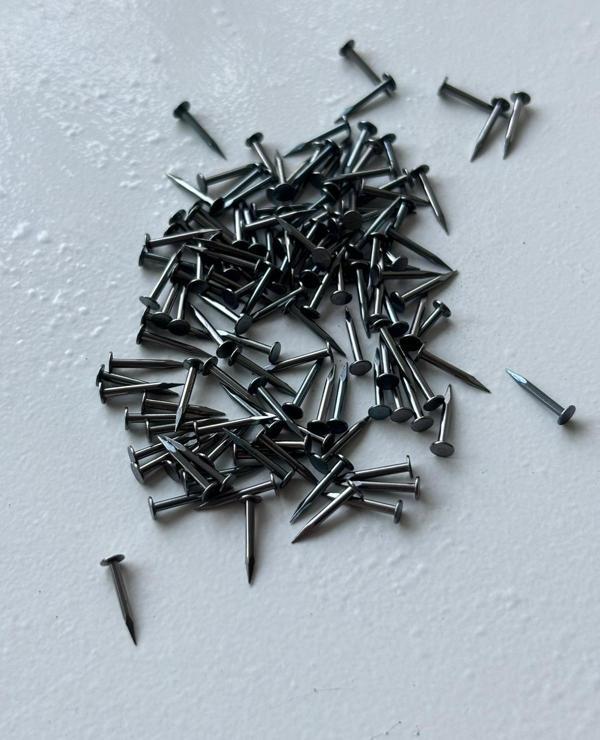 Mini hobi çivisi 9 mm 100 gram siyah - Image 1