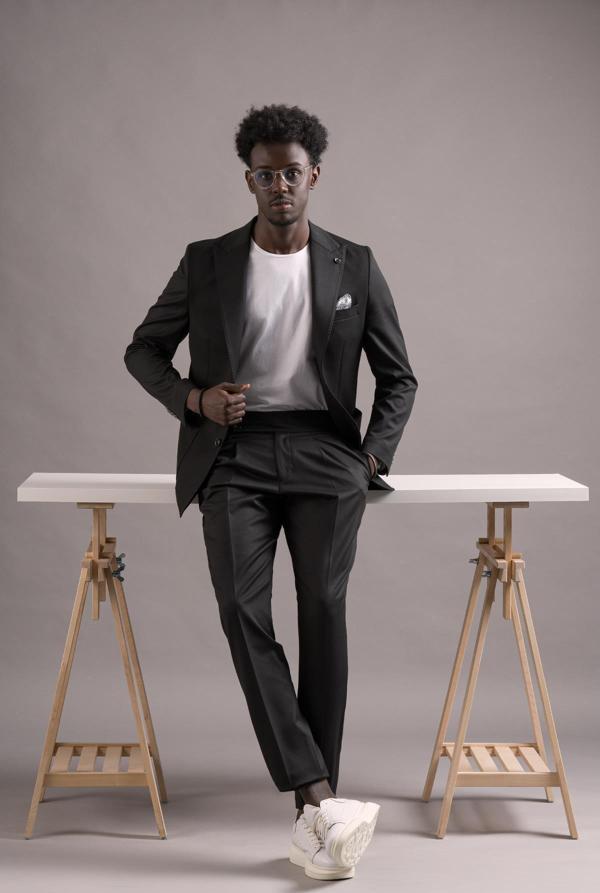 Carutte Slimfit Sivri Yaka Torba Cep Düz Kumaş Pileli Pantolon Takım Elbise - Image 1