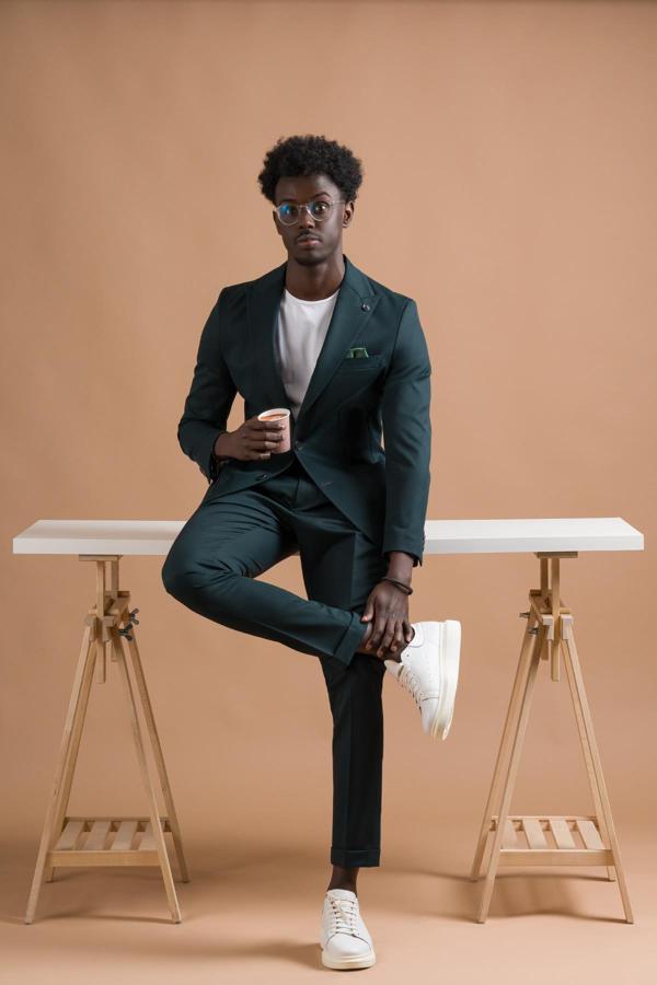 Carutte Slimfit Sivri Yaka Torba Cep Düz Kumaş Pileli Pantolon Takım Elbise - Image 1