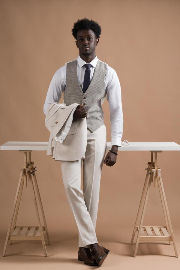 Carutte Slimfit Sivri Yaka Çift Pileli Dokulu Kumaş Yelek Kombinli Takım Elbise - Image 1