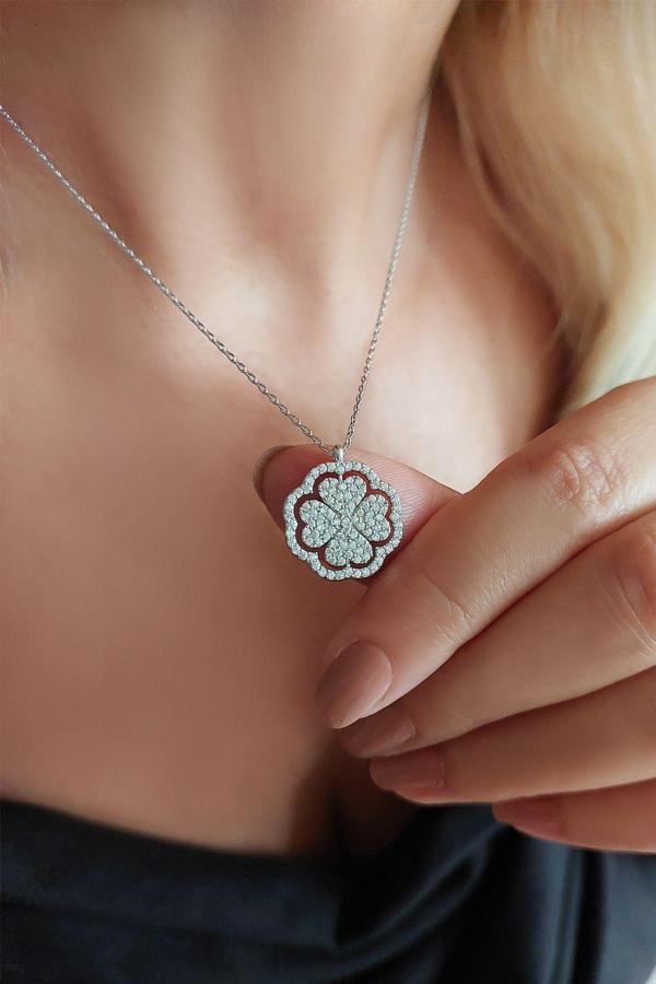 Vaoov 925 Ayar Gümüş Rodyum Kaplama Dönen Yonca Kolye - Image 1