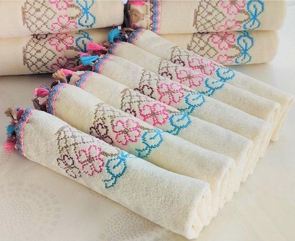 Z&N Style Çeyizlik Kanaviçe Çiçek Desenli Püsküllü Bukle Lüks Mutfak Havlu Seti 30X50 6'Lı Set - Image 1