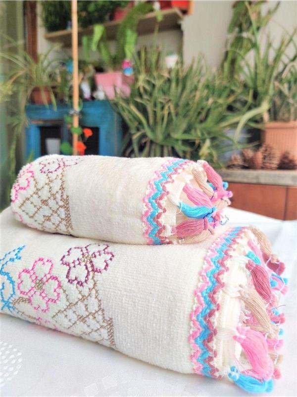 Z&N Style Kanaviçe Çiçek Desenli Püsküllü Kadife Havlu Seti 30X50 1 Adet + 50X90 1 Adet 2 Li Set - Image 1