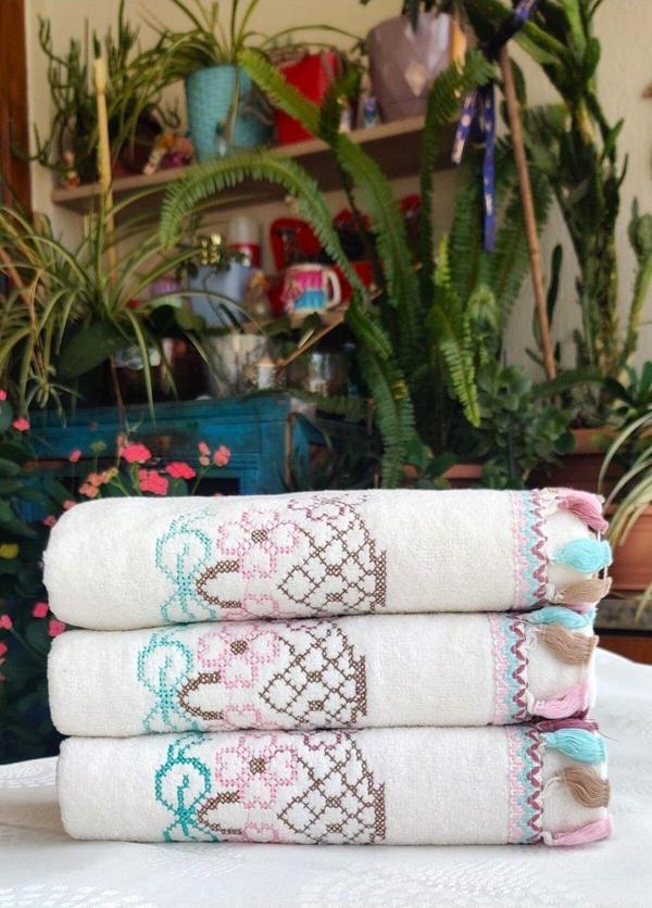 Z&N Style (3'Lü Set) Annem Çeyizlik 50X90 Cm. Kanaviçe Çiçek Desenli Püsküllü Kadife Lüks Havlu Seti - Image 1