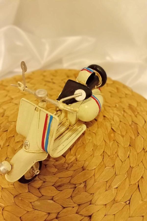 Metal Motor Scooter Dekoratif Maket El Yapımı Oyuncak - Image 1