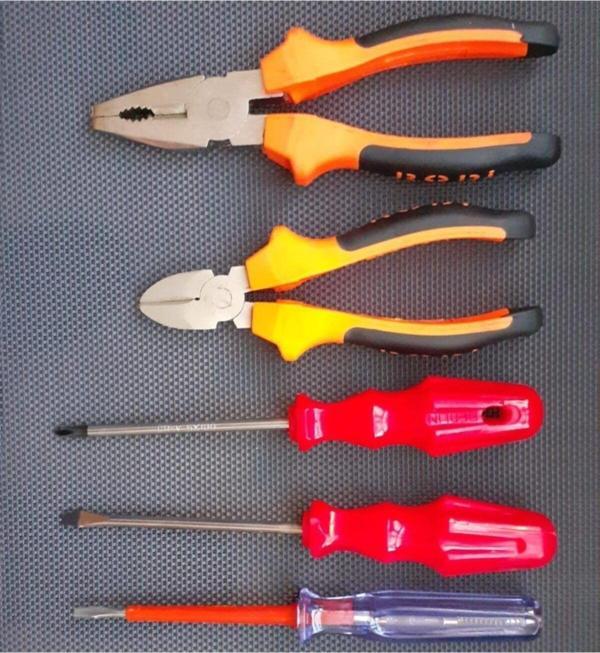 Depolife Pense Yan Keski Seti Manyetik Düz Yıldız Tornavida Kontrol Kalemi Takımı 5 Parça Izoleli Set - Image 1