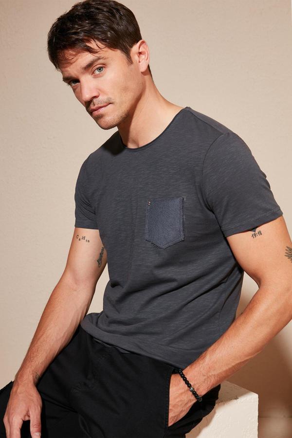 Buratti % 100 Pamuklu Slim Fit Bisiklet Yaka Cepli Erkek T Shirt 5902000 ANTRASİT - Image 1