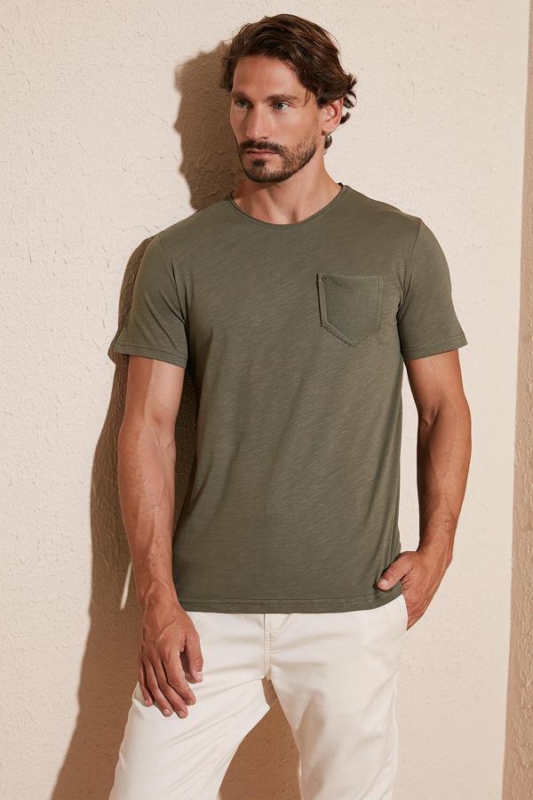 Buratti % 100 Pamuklu Slim Fit Bisiklet Yaka Cepli Erkek T Shirt 5902000 HAKİ - Image 1