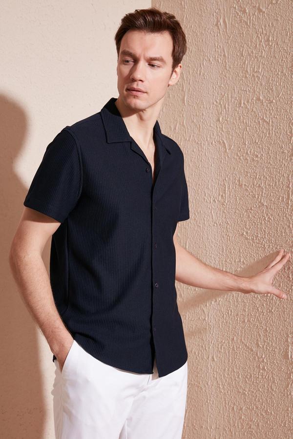 Buratti Pamuk Karışımlı Apaş Yaka Kısa Kollu Regular Fit Erkek Gömlek CF24S115882 LACİVERT - Image 1