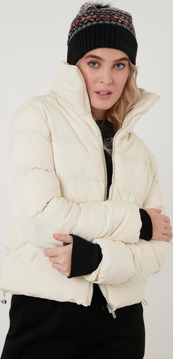 Lela Dik Yaka Cepli Şişme Kısa Bayan Mont 6020045 EKRU - Image 1