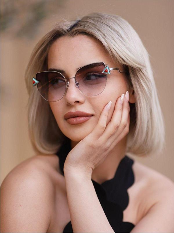 Angel Eyes Kadın Güneş Gözlüğü Cat Eyes Tasarım Üçgen Detaylı Gold Çerçeve Siyah Cam - Image 1
