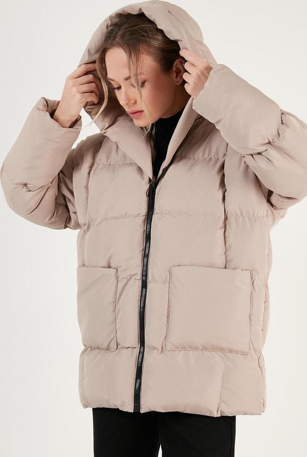 Lela Oversize Fit Kapüşonlu Şişme Bayan Mont 640Y047 TAŞ - Image 1
