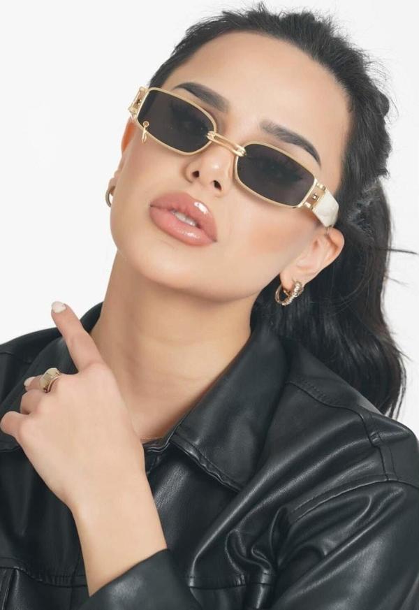 Angel Eyes Kadın Güneş Gözlüğü Dikdörtgen Gold Krem Çerçeve Siyah Piercingli Cam - Image 1