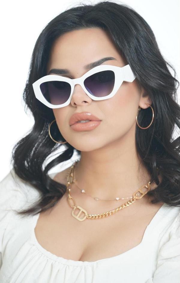 Angel Eyes Kadın Güneş Gözlüğü Şık Tasarım Beyaz Pr Çerçeve Siyah Cam - Image 1