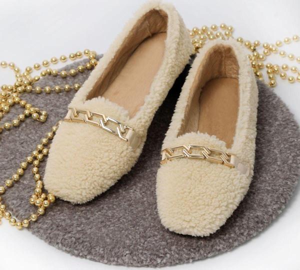 Renklibutik Peluş Tüylü Zincirli Kadın Ev Ayakkabısı Babet - Image 1