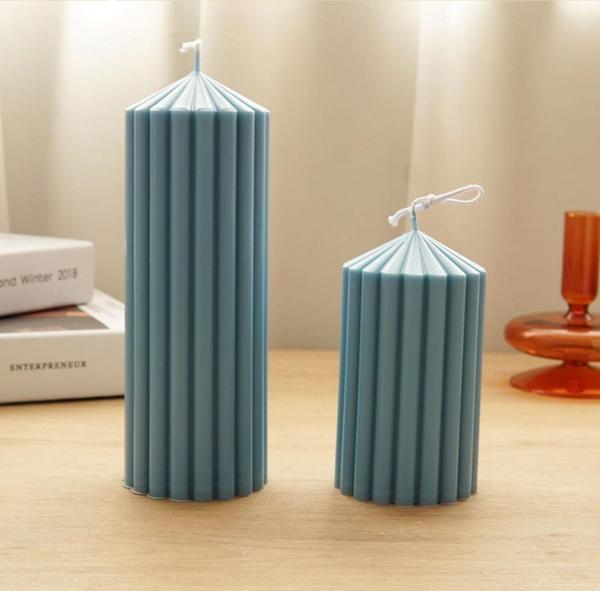 Poli Karbon Sert Plastik  Mum Kalıbı Dik Çizgili Kule Şekilli 14,7X8  CM - Image 1