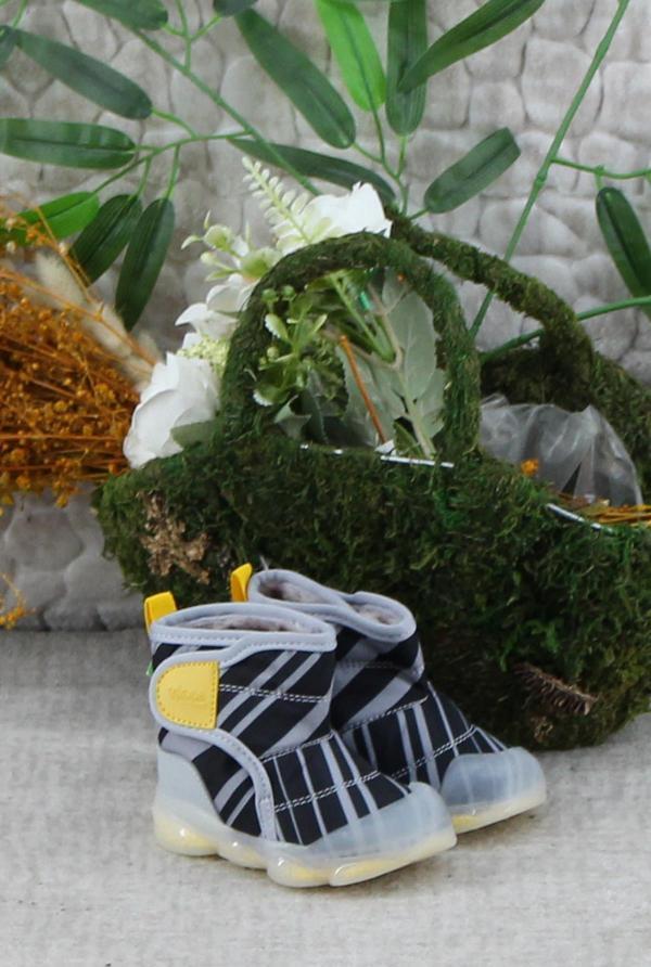 Vicco 943.E24K.482 Gri Helyum Işıklı Erkek Çocuk Bot - Image 1