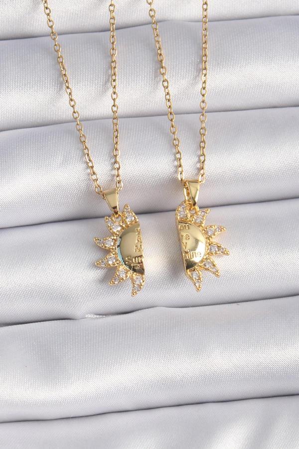 316L Çelik Gold Renk Zirkon Taşlı Güneş Model İşleme Yazı Detay Arkadaş Kolyesi - TJ-BKO9288 - Image 1