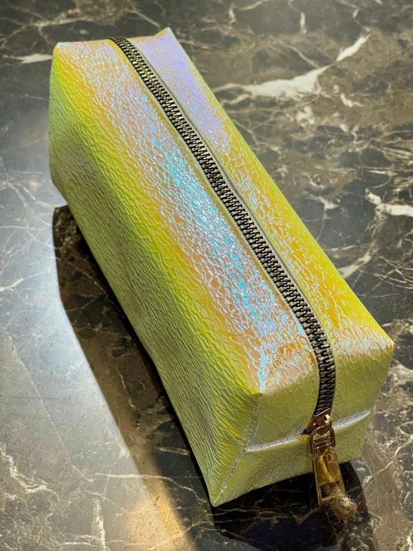 Premium Sarı Metalik Çanta Okul Kalem Kutusu Makyaj Çantası Fermuarlı Plaj El Çantası 20x9x6cm - Image 1