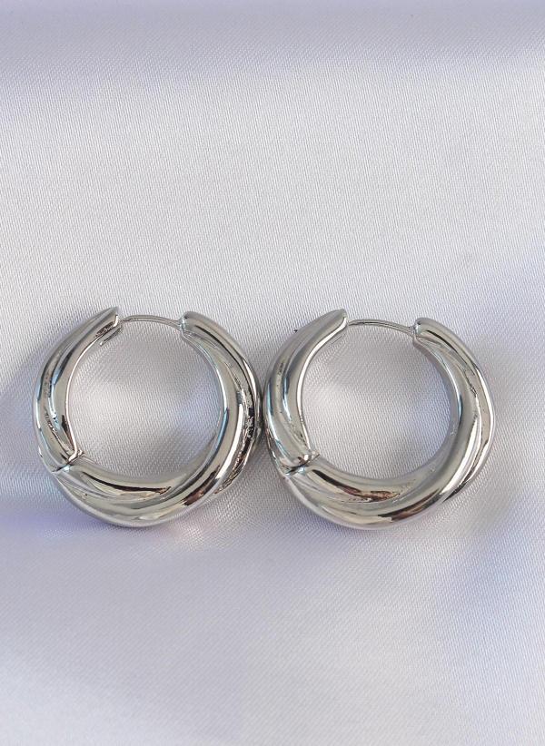 Pirinç Gümüş Renk Asimetrik Kıvrım Küpe - TJ-BKP8975 - Image 1