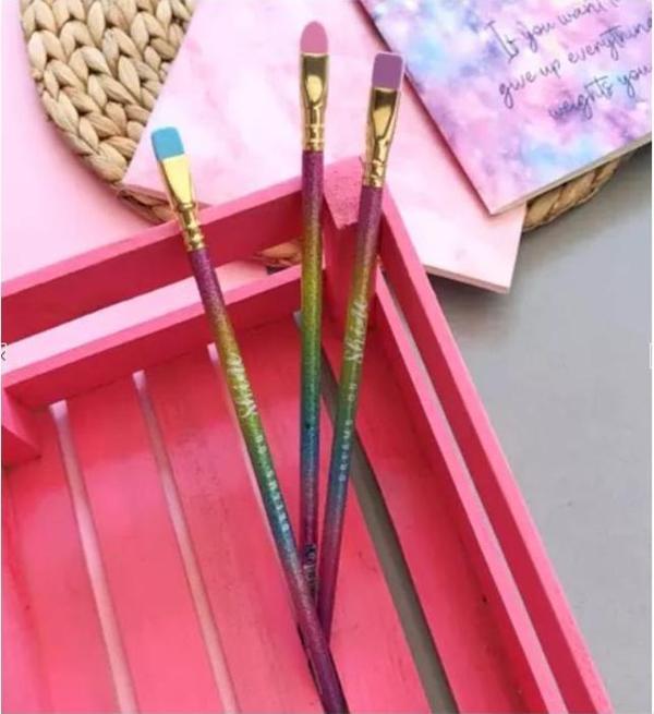 Silgi Başlıklı Kurşun Kalem 3 Adet Simli Ve Gold Makyaj Fırçası Görünümlü Kurşun Kalem Soft Renklerde Silgi - Image 1