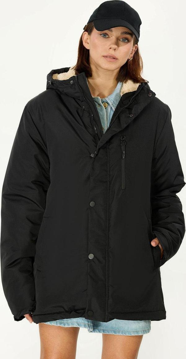 Kadın Kapüşonlu Rüzgar Geçirmez Kürklü Siyah Kışlık Mont Kaban Parka - Image 1