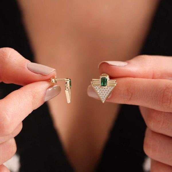 Altın Emerald Taşlı Üçgen Küpe Özel Tasarım - Image 1