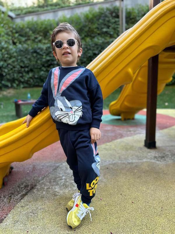 ERKEK ÇOCUK KARAKTER BASKILI BİSİKLET YAKA PAMUK EŞOFMAN TAKIMI - Image 1